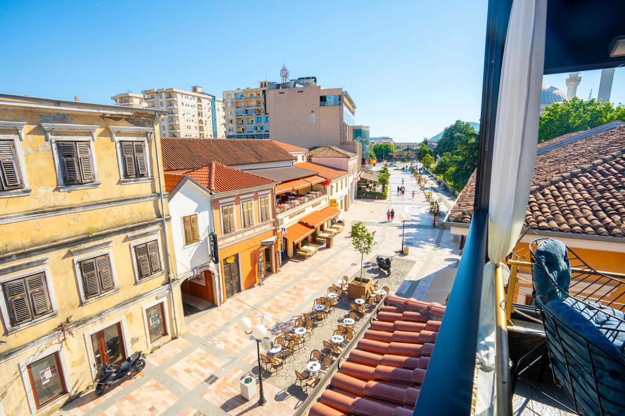 Terrace Hostel & Lounge Bar Shkodër Екстериор снимка