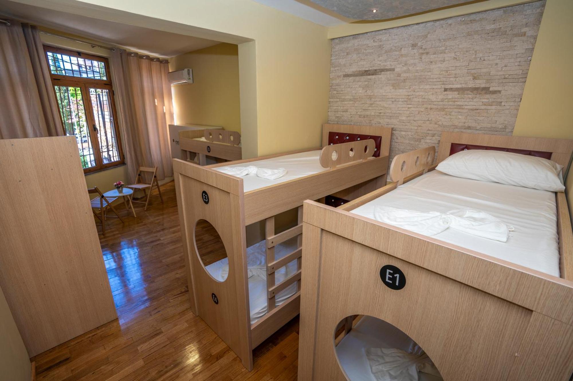Terrace Hostel & Lounge Bar Shkodër Екстериор снимка