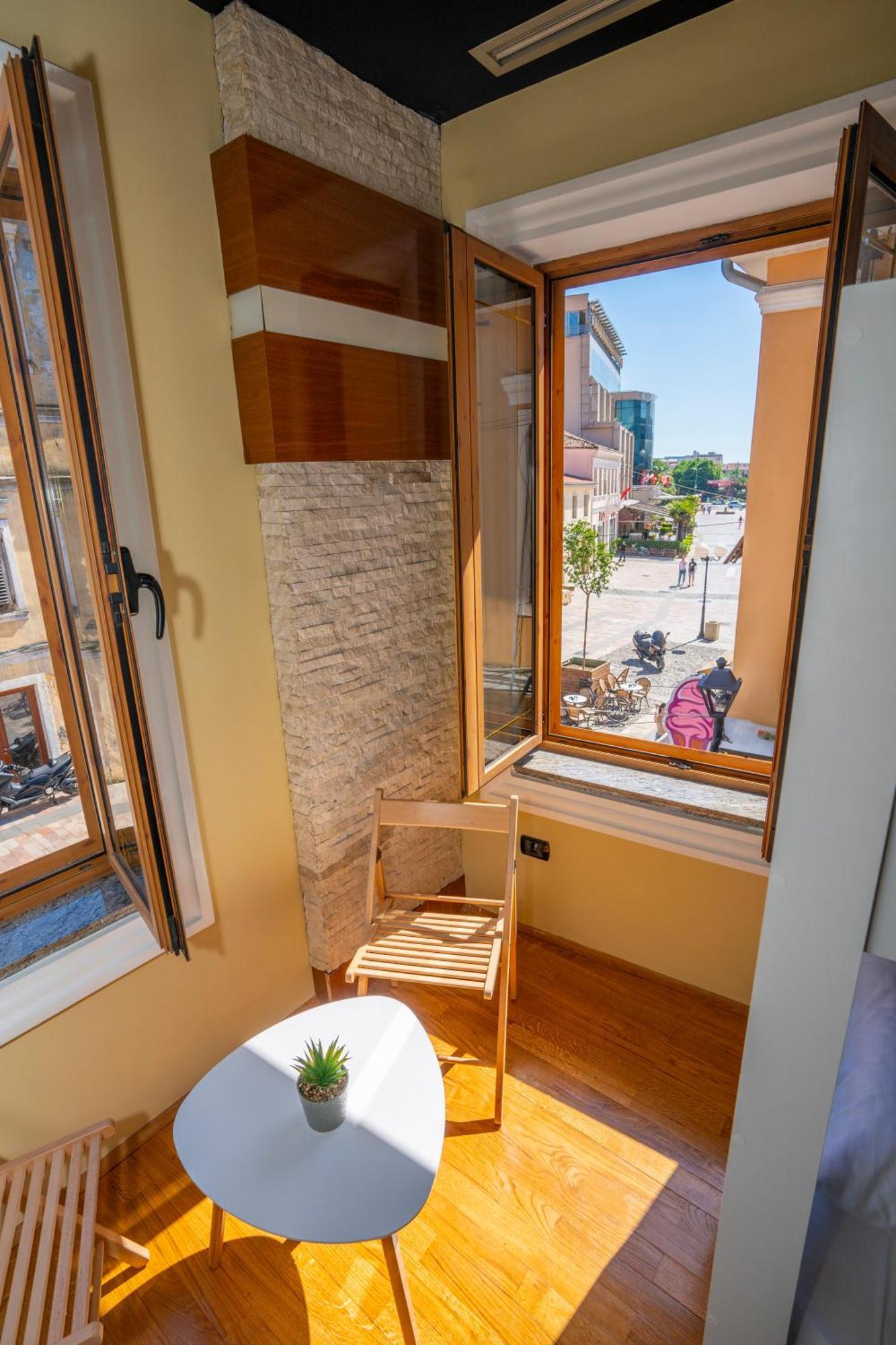 Terrace Hostel & Lounge Bar Shkodër Екстериор снимка