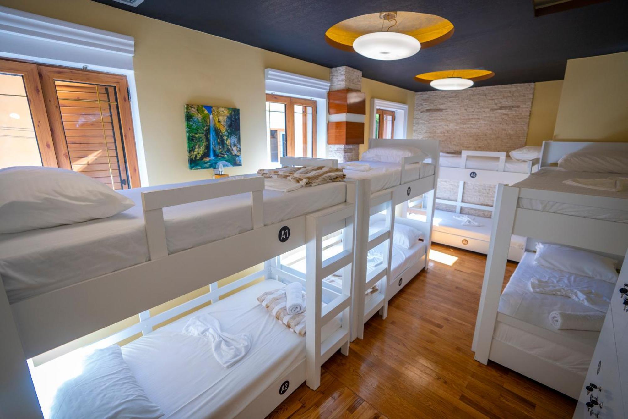 Terrace Hostel & Lounge Bar Shkodër Екстериор снимка