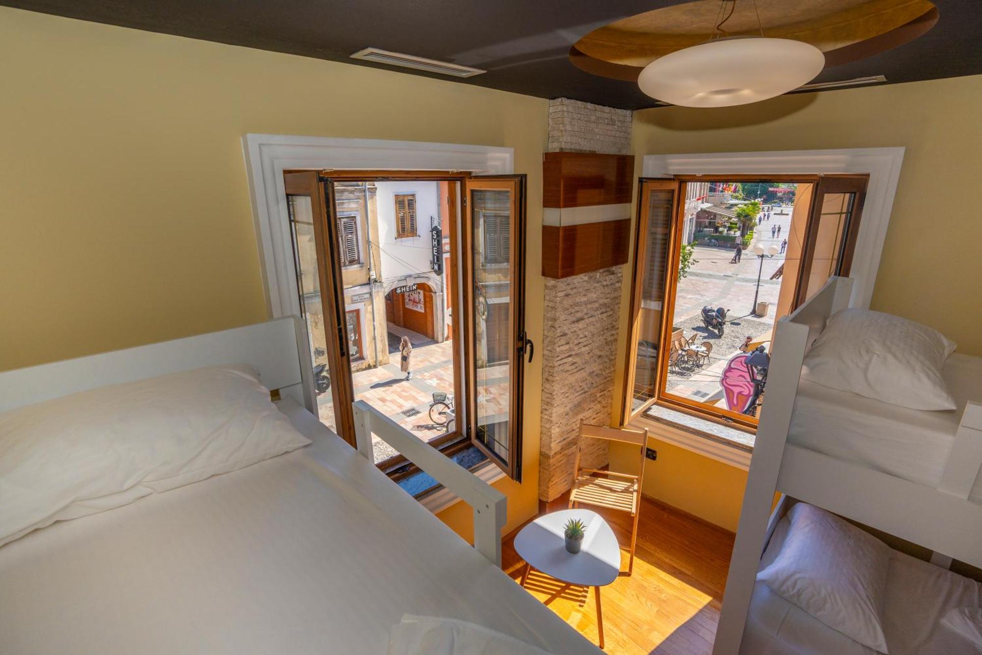 Terrace Hostel & Lounge Bar Shkodër Екстериор снимка