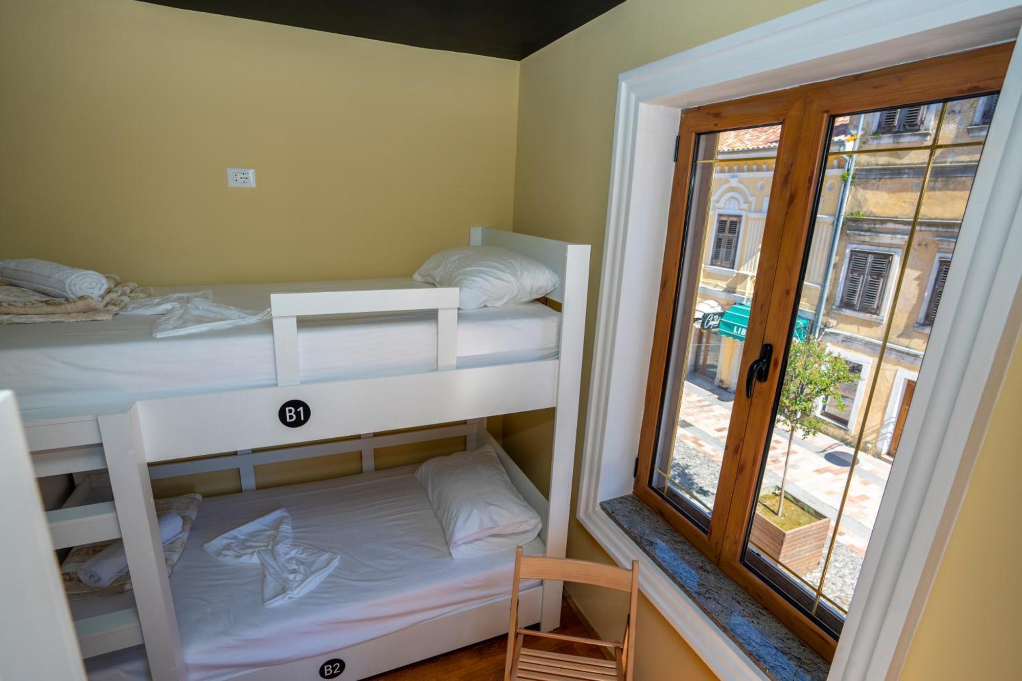 Terrace Hostel & Lounge Bar Shkodër Екстериор снимка