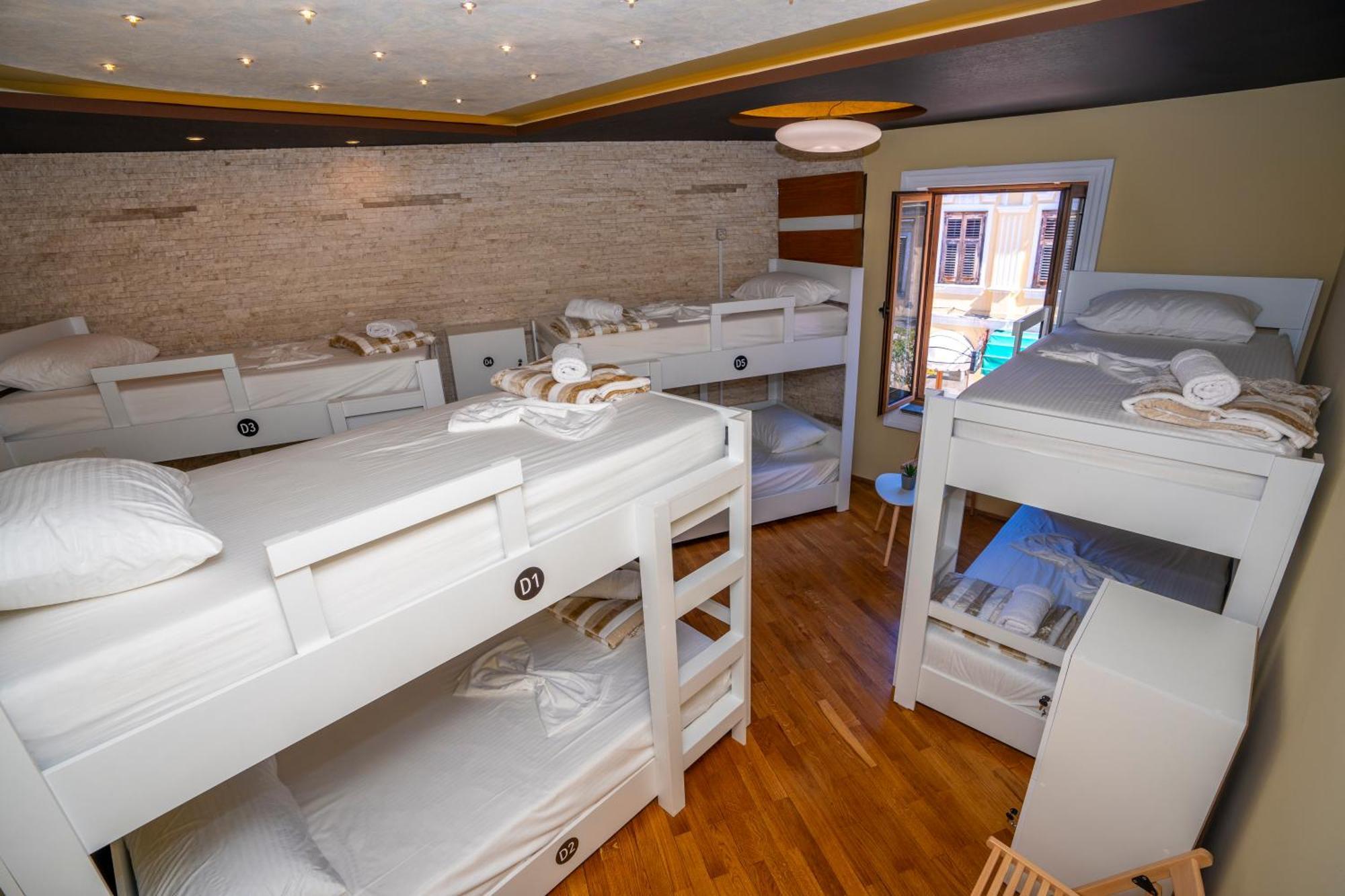 Terrace Hostel & Lounge Bar Shkodër Екстериор снимка