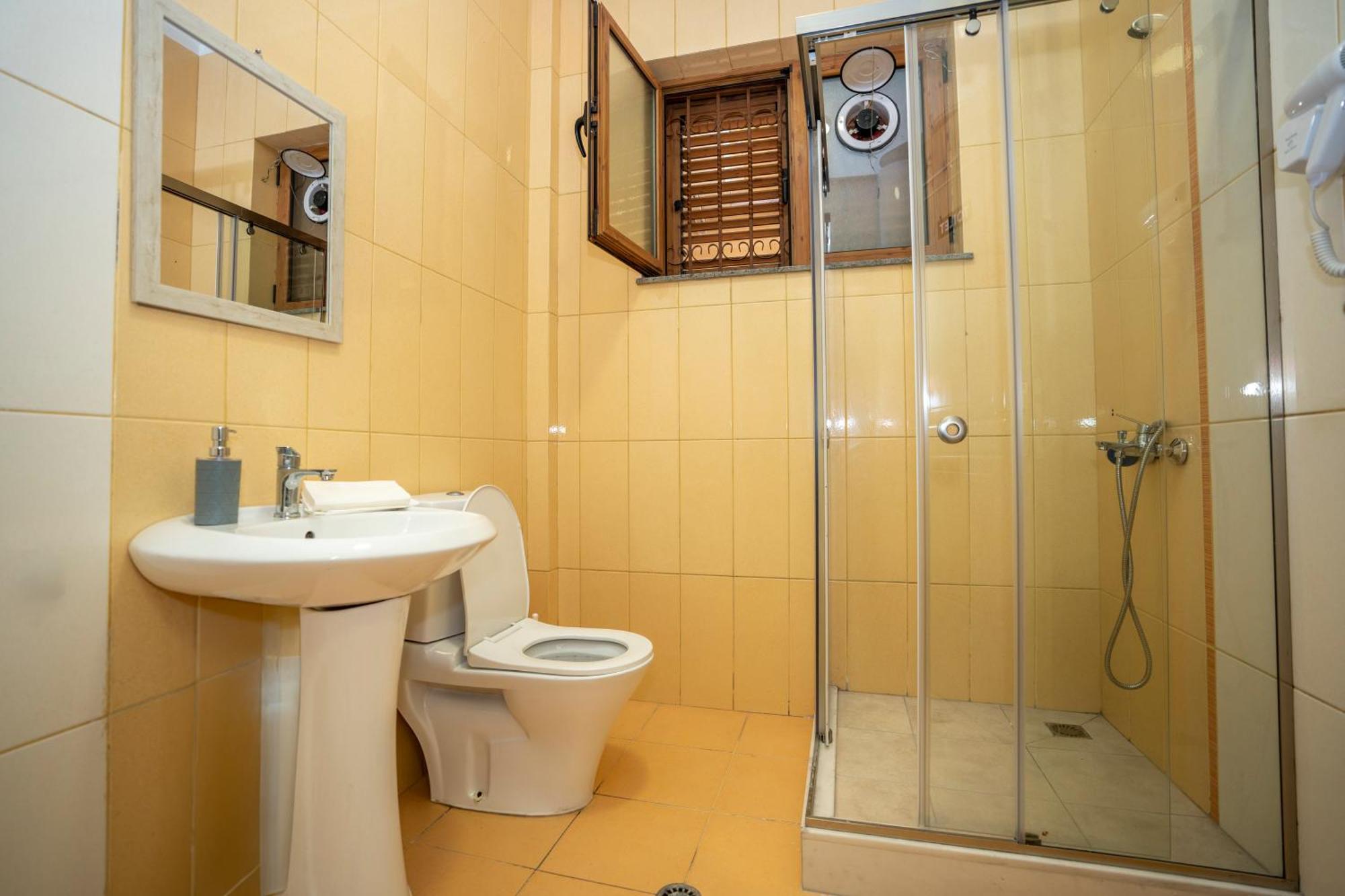 Terrace Hostel & Lounge Bar Shkodër Екстериор снимка