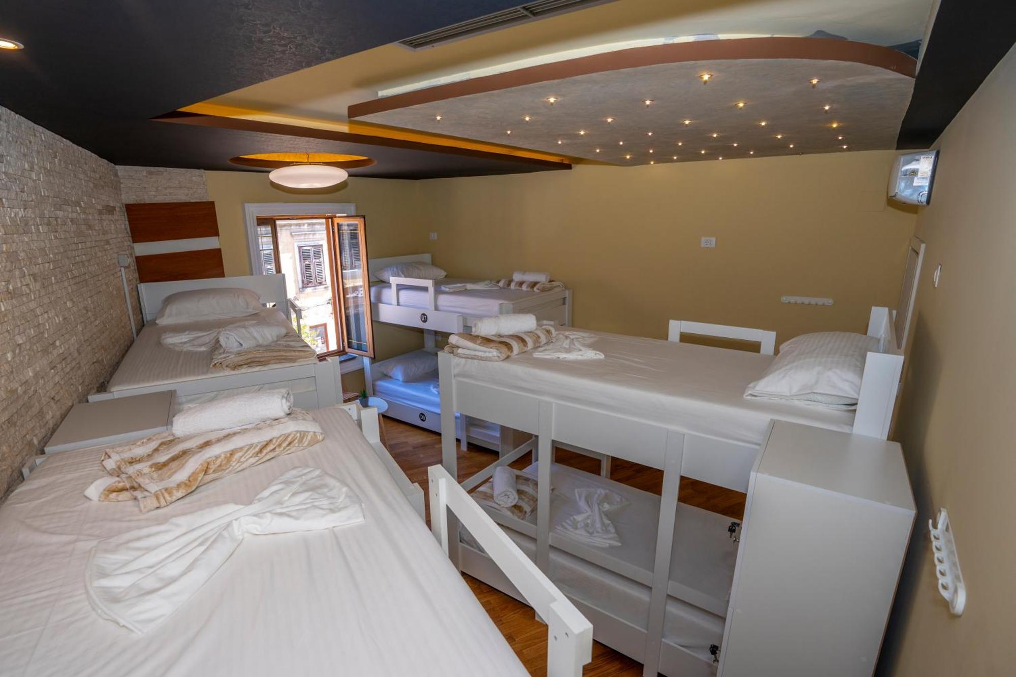 Terrace Hostel & Lounge Bar Shkodër Екстериор снимка