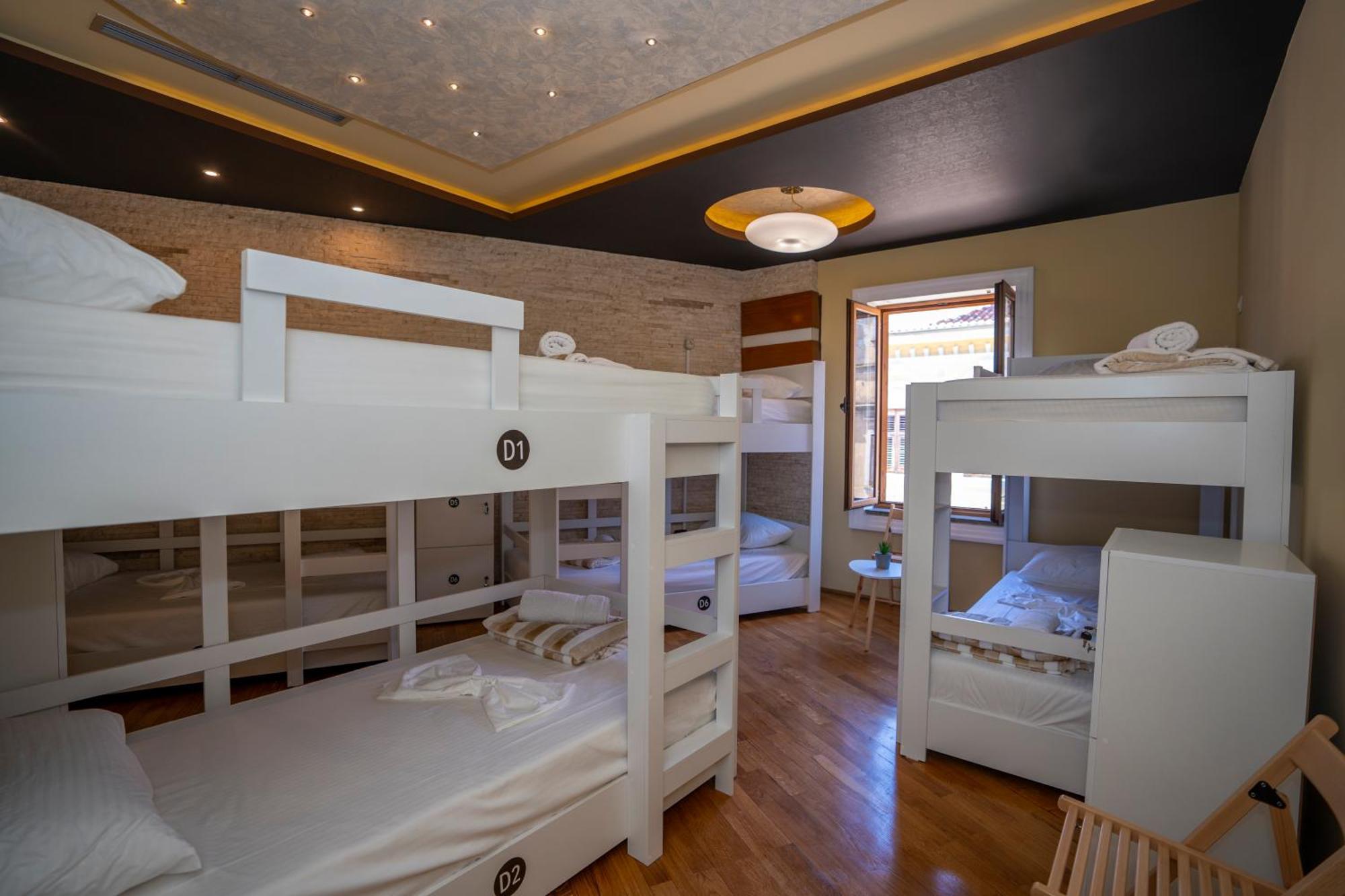 Terrace Hostel & Lounge Bar Shkodër Екстериор снимка