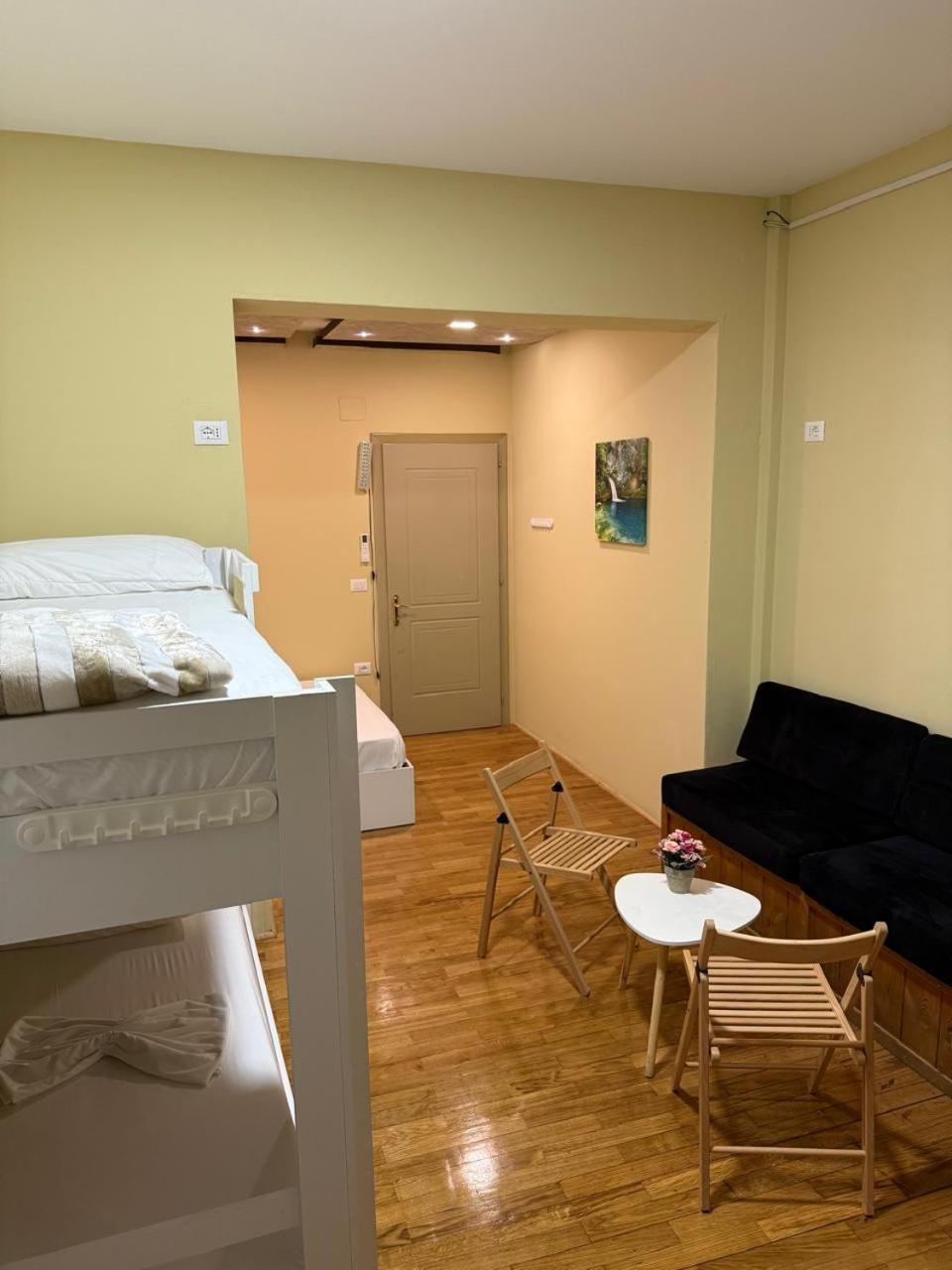 Terrace Hostel & Lounge Bar Shkodër Екстериор снимка