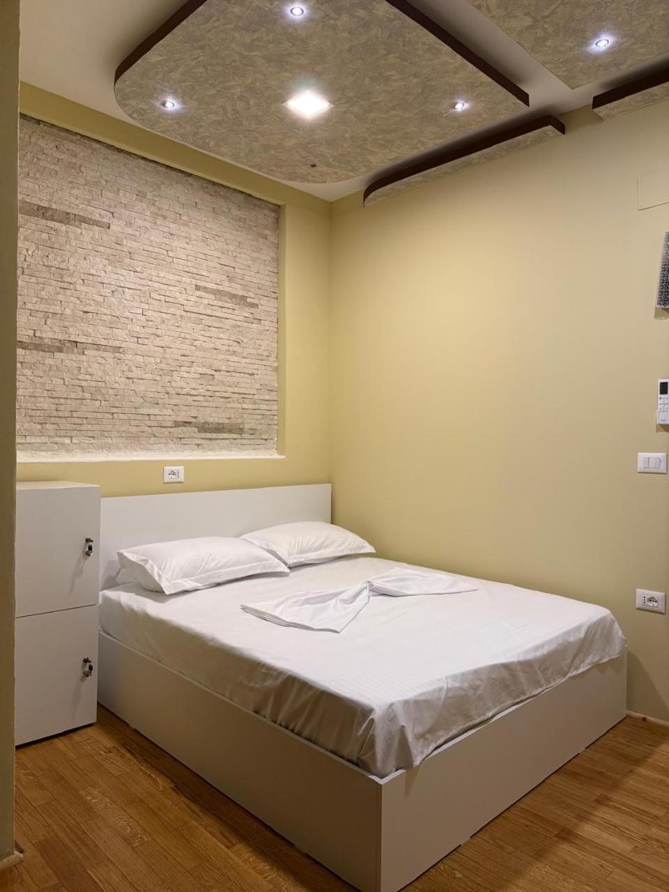 Terrace Hostel & Lounge Bar Shkodër Екстериор снимка