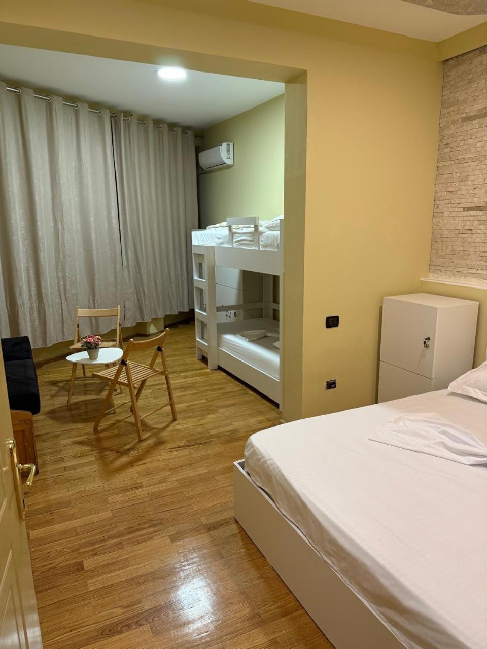 Terrace Hostel & Lounge Bar Shkodër Екстериор снимка